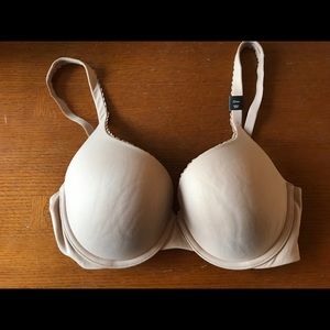 NWT Victoria’s Secret bra 32 DD
